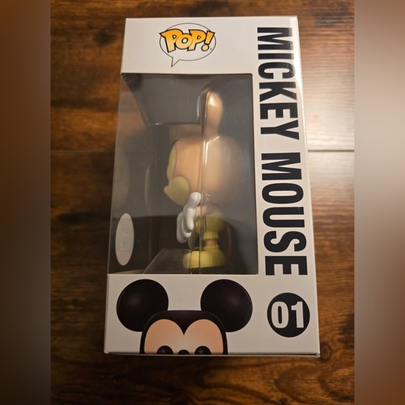 Funko Pop The True Original Mickey 90 Years #01 Yellow Figurine NEW - Picture 2 of 5